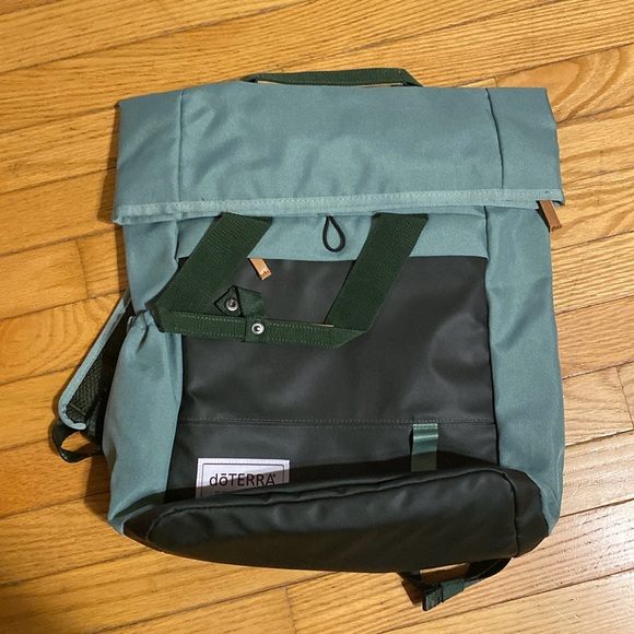 Doterra Green Backpack - Picture 2 of 3